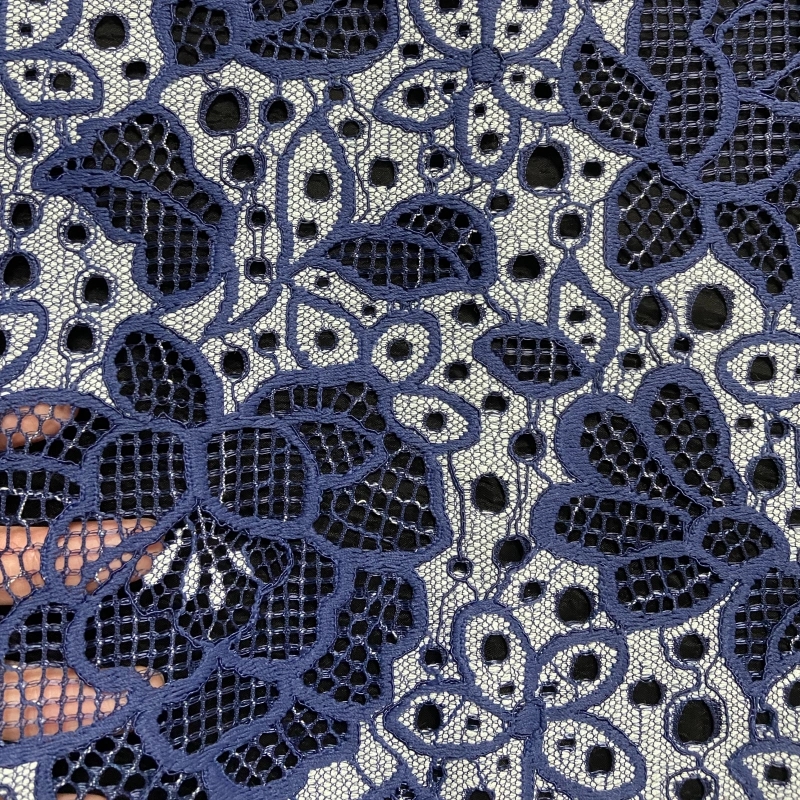 Floral lace with scalloped edge design