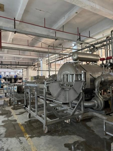 laboratorio di macchine per la tintura di pizzi da ricamo