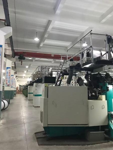 macchina industriale per la produzione di tessuti di pizzo
